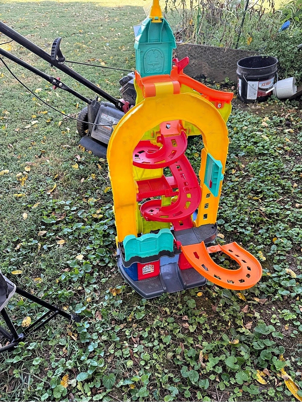 Fisher-Price Little People Hot Wheels Racing Loops Tower Yellow & Red